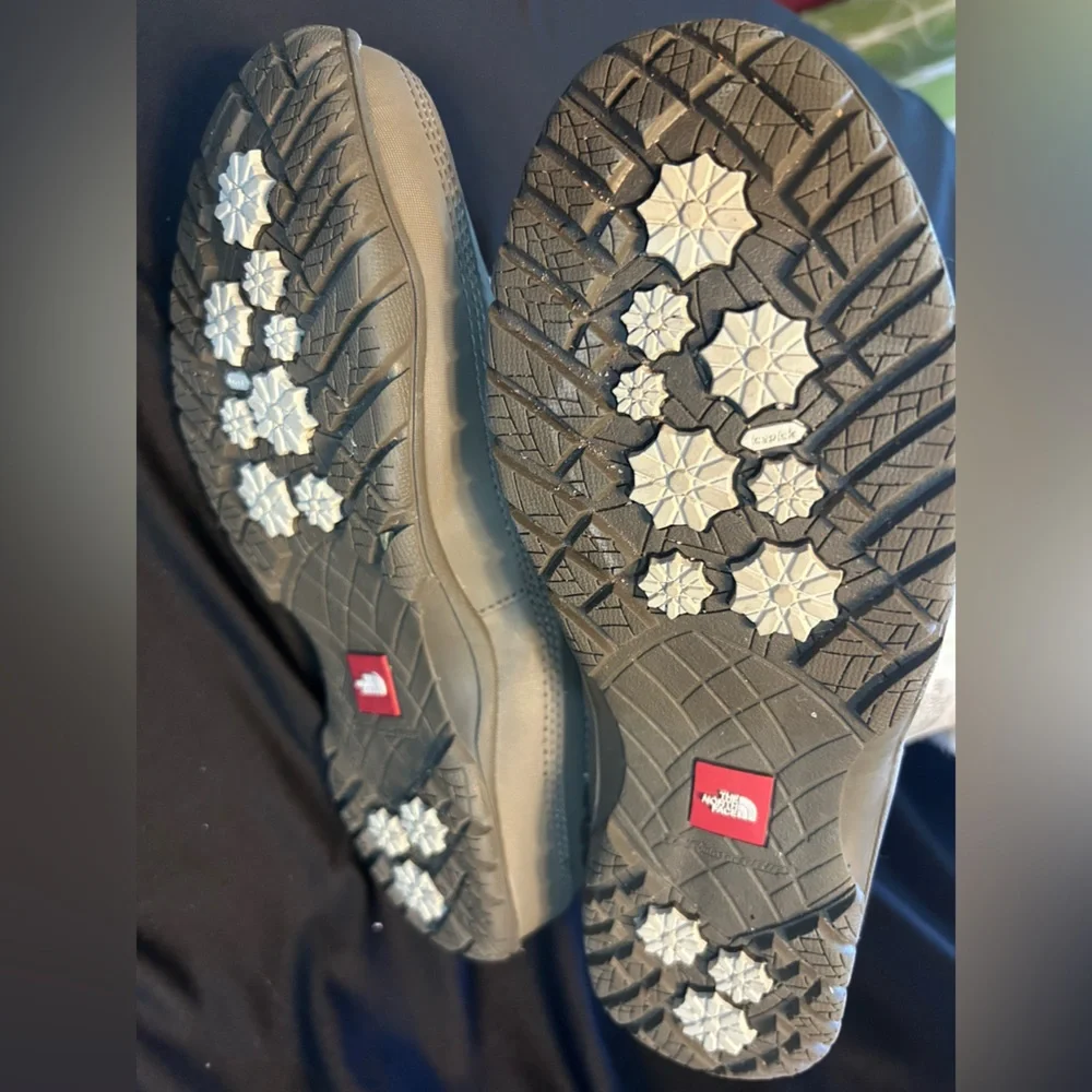 Closet Clean out!!🎉🎉 The North Face Women's Cream and Tan Winter Boots - Picture 5 of 5